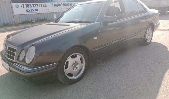 Mercedes-Benz E-Класс 1996 года