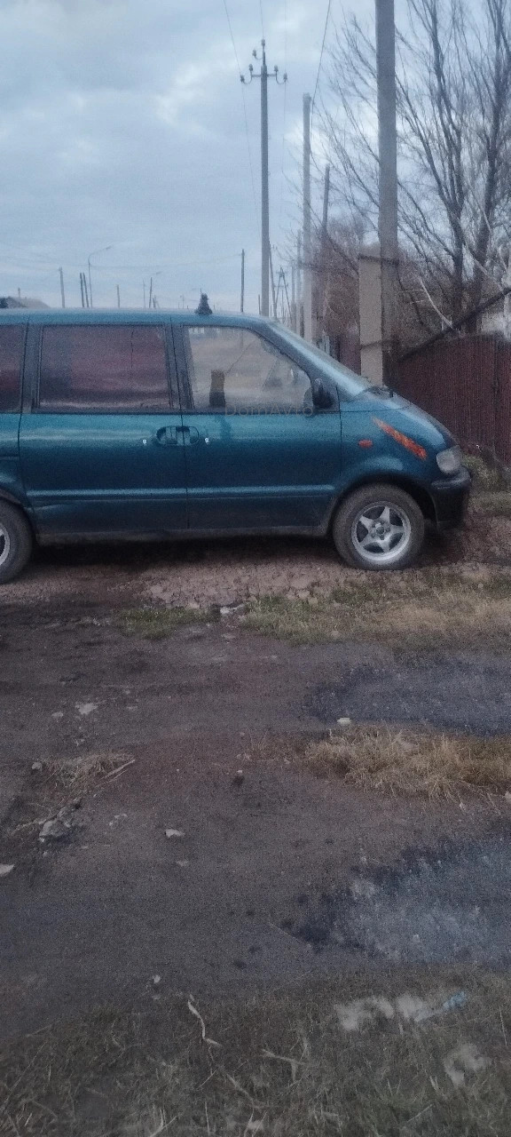 Nissan Serena, 1994