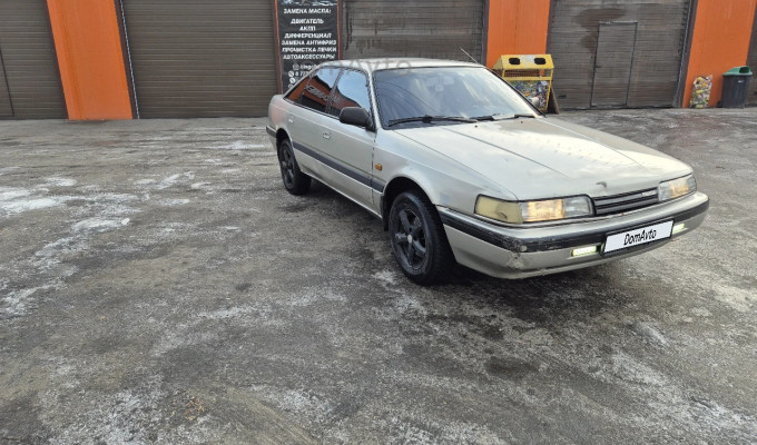 Mazda 626 1990 года
