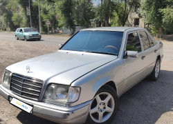 Mercedes-Benz E-Класс 1994 года