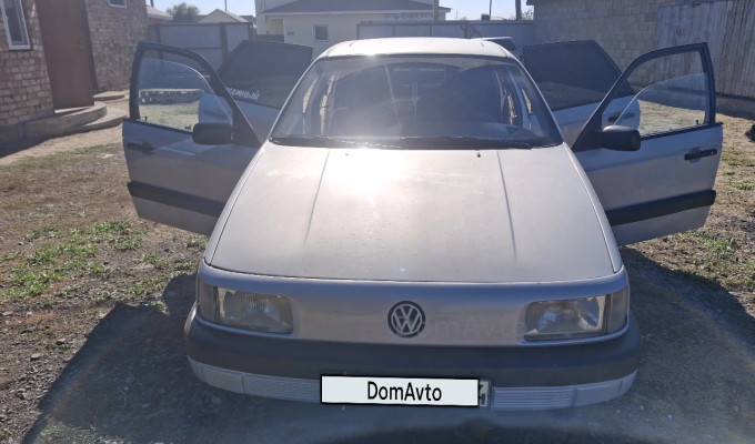 Volkswagen Passat 1993 года