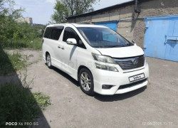 Toyota Vellfire 2010 года