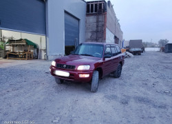 Toyota RAV4 1998 года