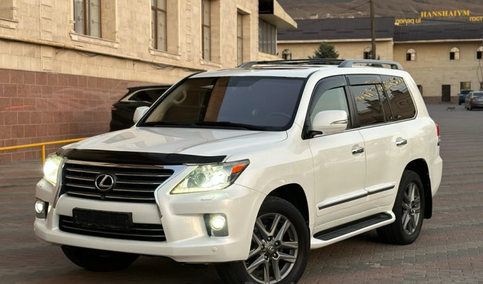 Lexus LX 2014 года
