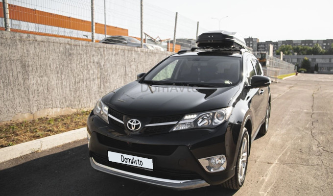 Toyota RAV4 2013 года