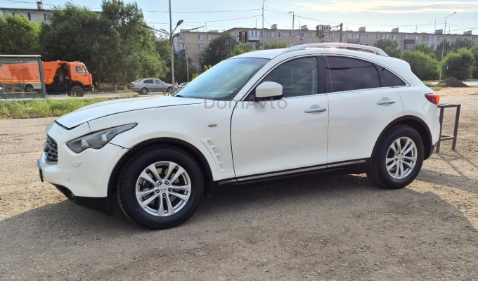 Infiniti FX-Series 2011 года