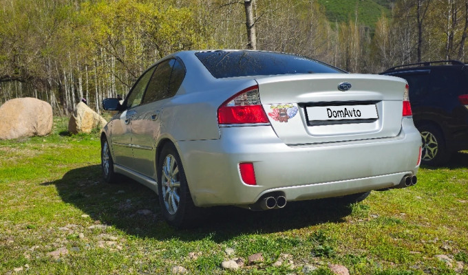Subaru Legacy 2005 года