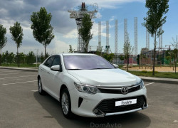 Toyota Camry 2015 года