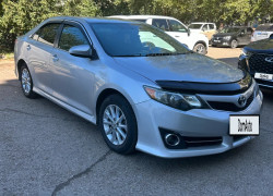 Toyota Camry 2012 года
