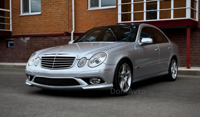 Mercedes-Benz E-Класс 2004 года