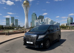 Toyota Alphard 2017 года