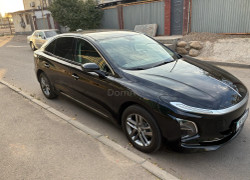 Hongqi E-QM5 2025 года