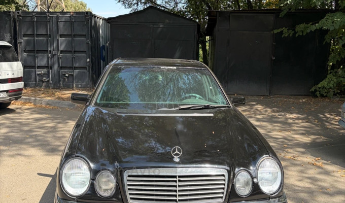 Mercedes-Benz E-Класс 1995 года