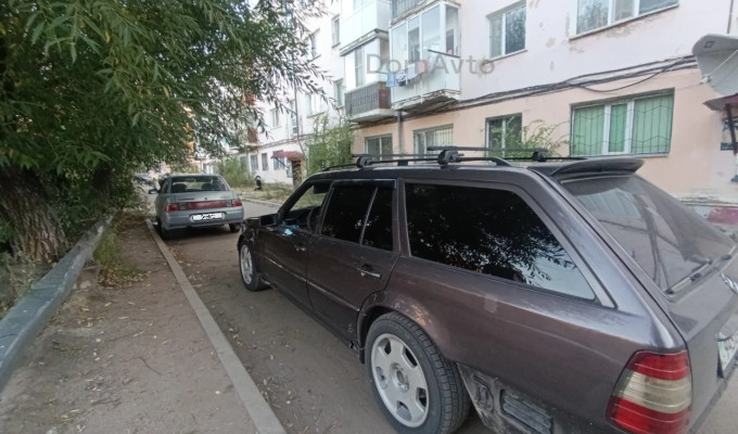 Mercedes-Benz E-Класс 1992 года