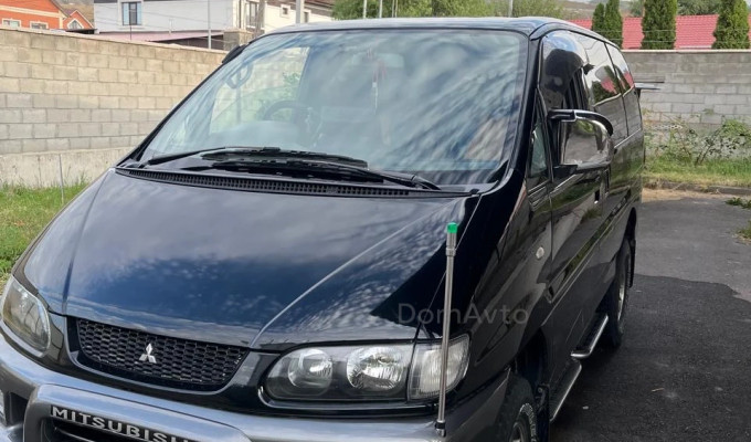 Mitsubishi Delica 2000 года