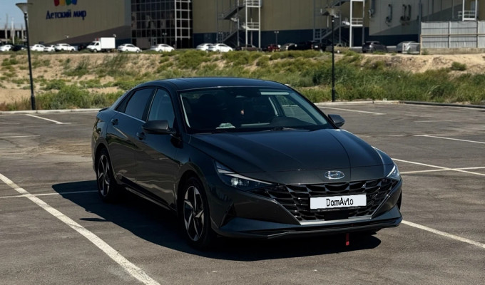 Hyundai Elantra 2023 года