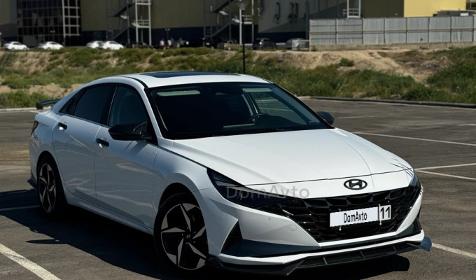 Hyundai Elantra 2023 года