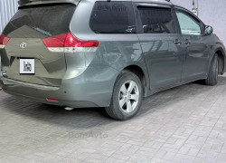Toyota Sienna 2013 года