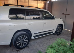 Toyota Land Cruiser 2016 года