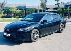 Toyota Camry 2018 года