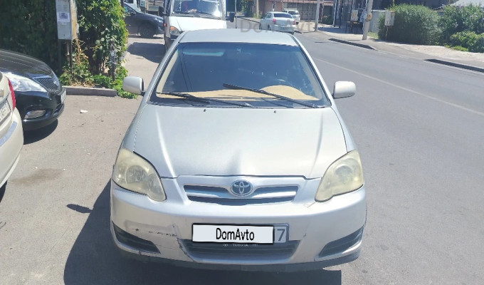 Toyota Corolla 2004 года