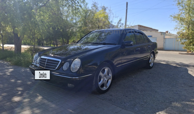 Mercedes-Benz E-Класс 2001 года
