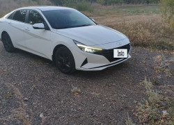 Hyundai Elantra 2022 года