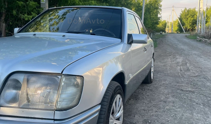 Mercedes-Benz E-Класс 1995 года