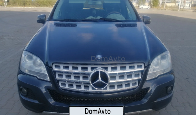 Mercedes-Benz ML-Класс 2011 года