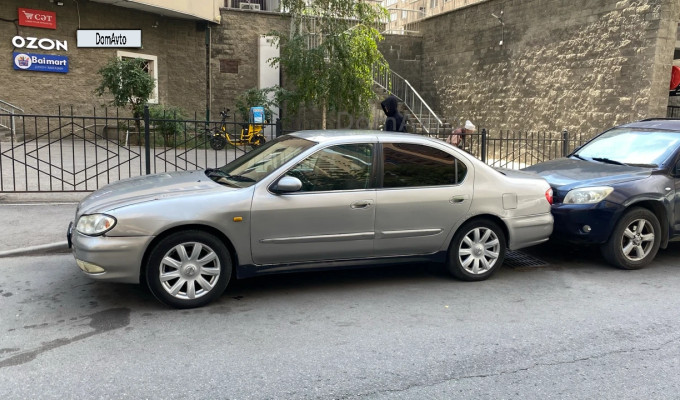 Nissan Cefiro 2000 года