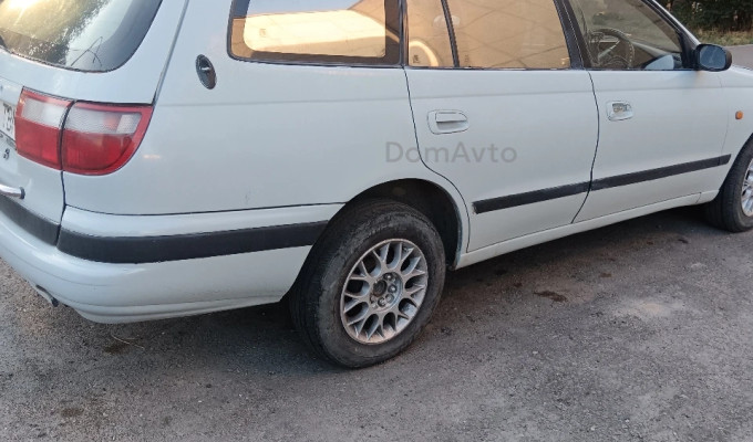Toyota Caldina 1996 года
