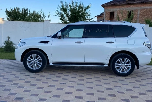 Nissan Patrol 2012 года