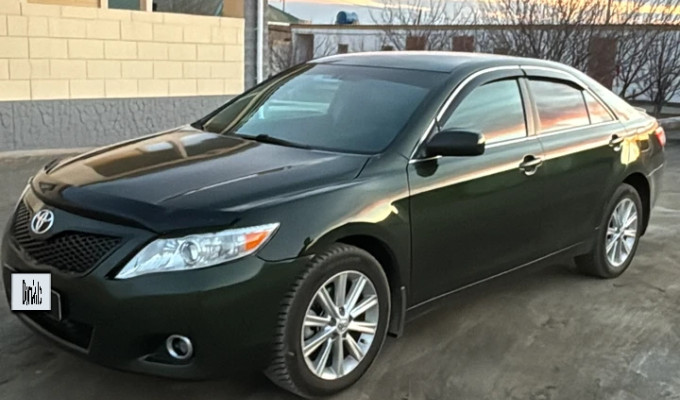 Toyota Camry 2010 года