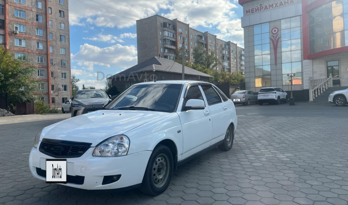 ВАЗ (Lada) Priora 2013 года