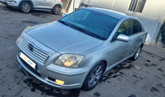 Toyota Avensis 2003 года