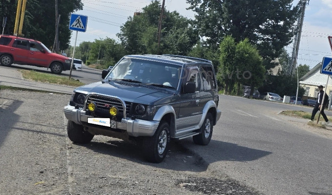 Mitsubishi Pajero 1993 года
