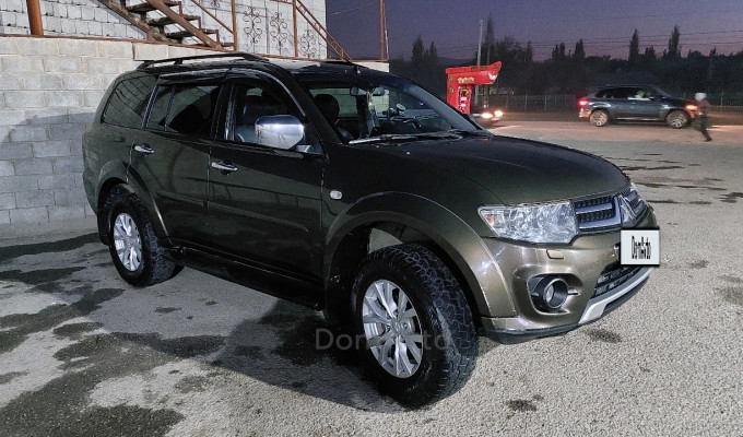 Mitsubishi Pajero Sport 2015 года