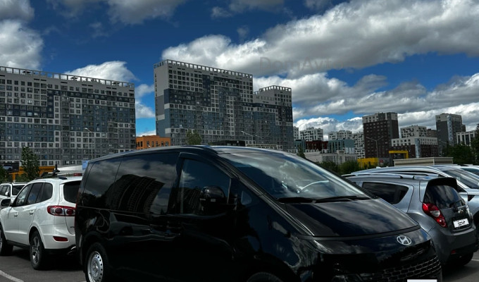 Hyundai Staria 2025 года