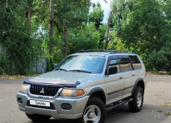 Mitsubishi Montero Sport 2000 года
