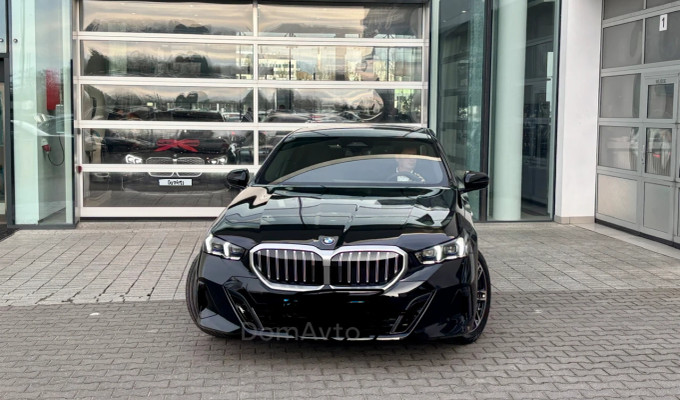 BMW 5 серия 2024 года