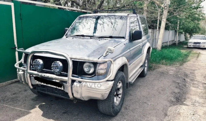 Mitsubishi Pajero 1992 года
