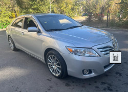 Toyota Camry 2010 года