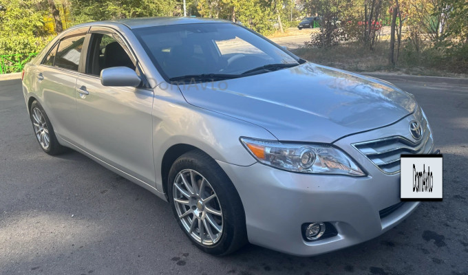 Toyota Camry 2010 года