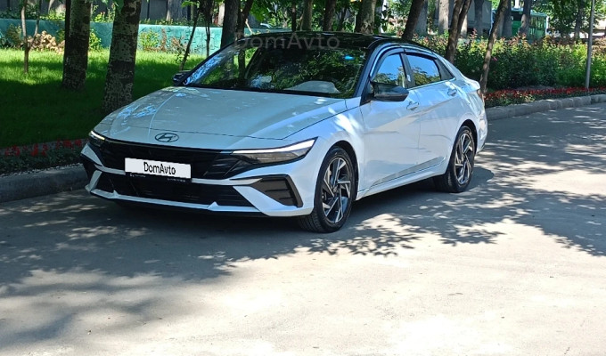 Hyundai Elantra 2024 года