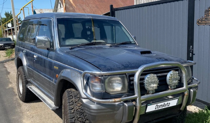 Mitsubishi Pajero 1993 года