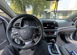 Hyundai Elantra 2018 года