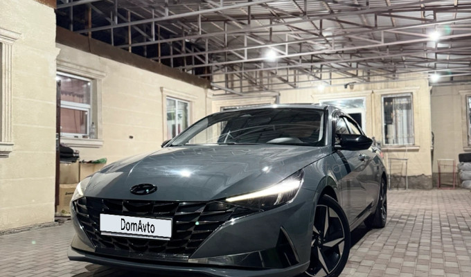 Hyundai Elantra 2023 года