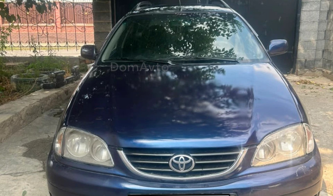 Toyota Avensis 2002 года