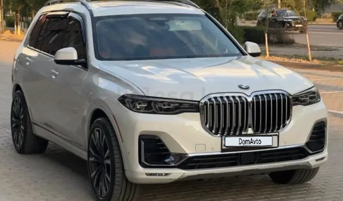 BMW X7 2020 года