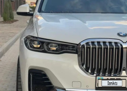 BMW X7 2020 года